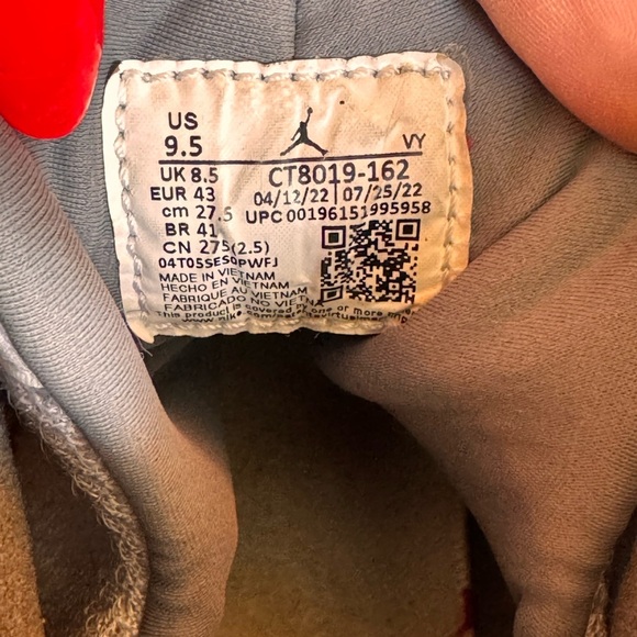 Air Jordan women’s retro 9 fire red Gray and Red Basketball Sneakers EUC 9.5 - Picture 10 of 13